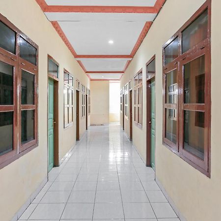 Oyo 93046 Hotel Fortuna Parepare 외부 사진