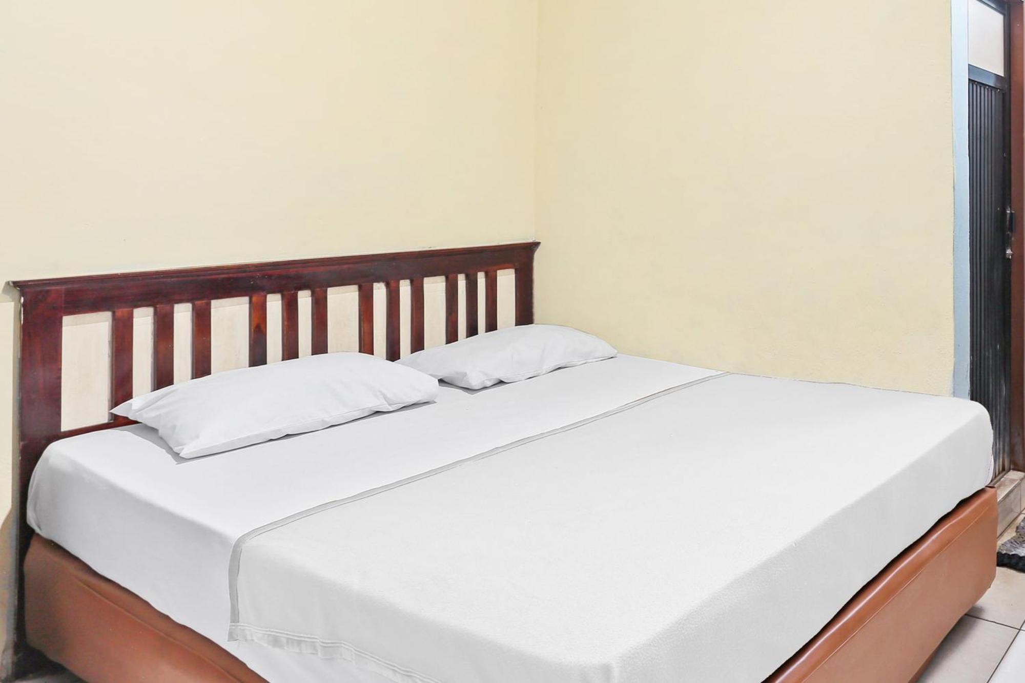 Oyo 93046 Hotel Fortuna Parepare 외부 사진
