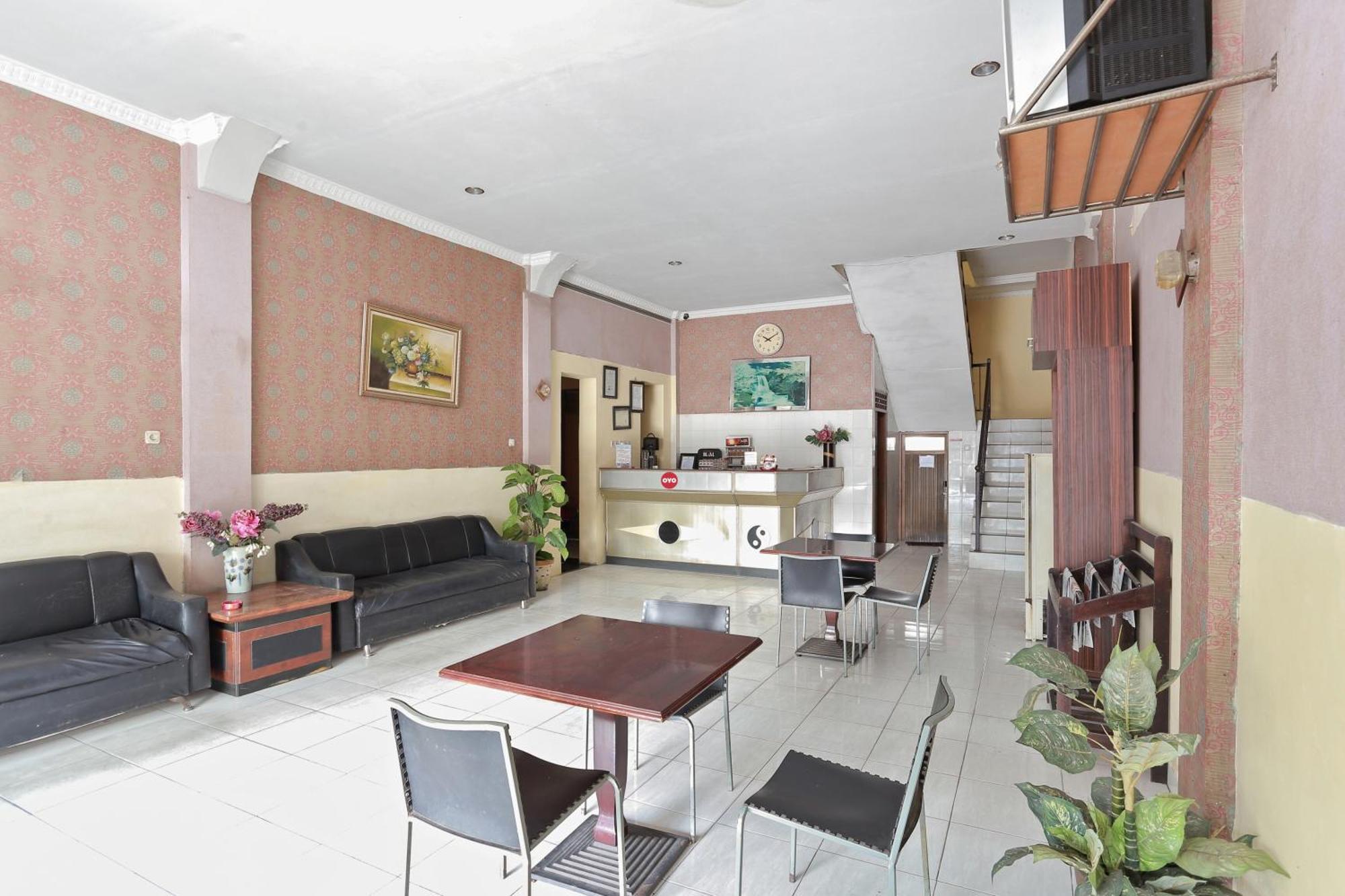 Oyo 93046 Hotel Fortuna Parepare 외부 사진